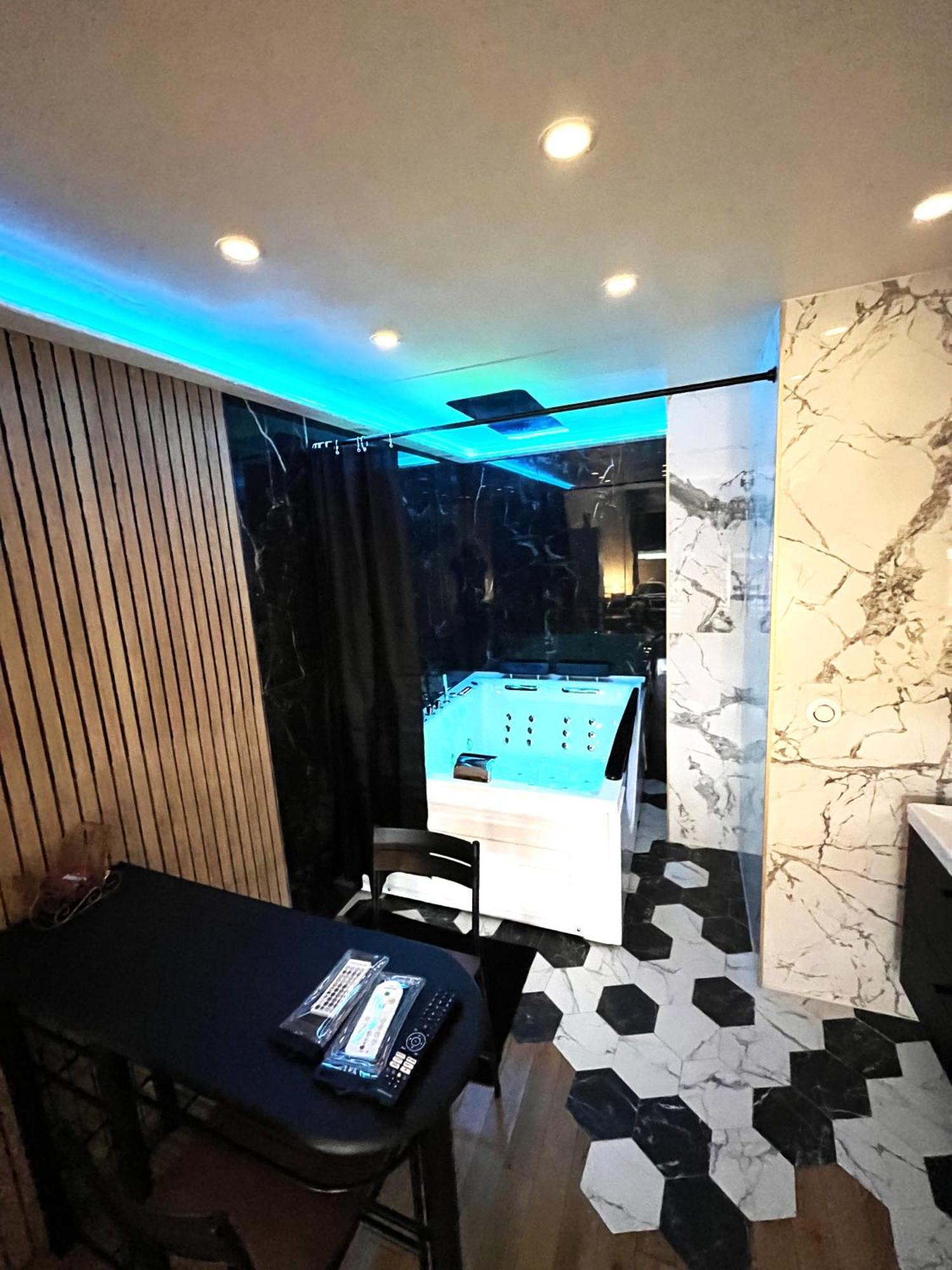 Proche Paris-orly Entier Et Son Jacuzzi *